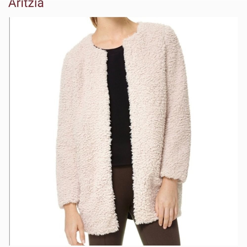 Aritzia Women's Cream Teddy Coat